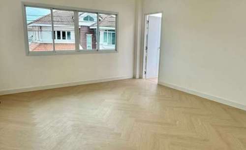 บ้านเดี่ยว renovateใหม่ 50.20ตรว. ลาดพร้าว101แยก42 ใกล้รถไฟฟ้า
