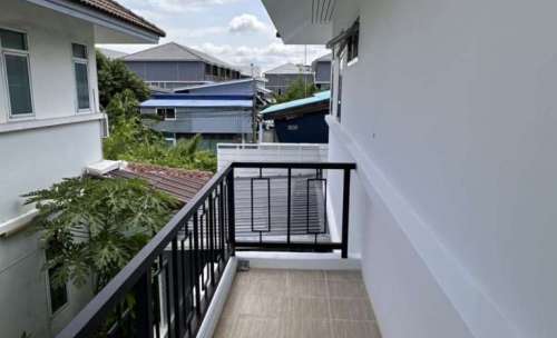 บ้านเดี่ยว renovateใหม่ 50.20ตรว. ลาดพร้าว101แยก42 ใกล้รถไฟฟ้า
